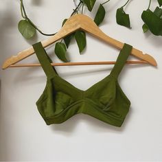 Green Bralette From Parade. Size Xs. Removed The Tags But Only Tried On Once, Unfortunately It Was Too Small For Me. No Flaws, Brand New Without Tags. Measurements Laying Flat: Bust/Ptp: 11.5” Waistband: 10.5” Total Length: 9.5” Green Summer Bra With Adjustable Straps, Summer Green Bra With Adjustable Straps, Green Triangle Top Bra For Summer, Fitted Padded Bra For Summer, Fitted Summer Bra With Built-in Support, Fitted Green Crop Top With Adjustable Straps, Fitted Cotton Bra With Padded Cups, Green Fitted Crop Top With Adjustable Straps, Fitted Green Underwire Bra