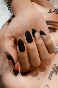 Black Marble Nails, Silver Glitter Nails, Nagellack Trends, Matte Black Nails, Stiletto Nail Art, Gold Glitter Nails, Black Nail Art, Matte Nails Design, Her Nails