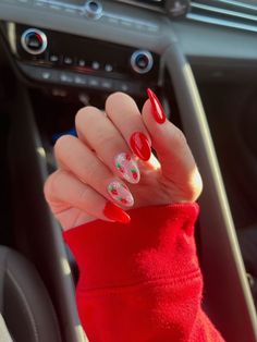 Cute Spring Nail Ideas, Strawberry Nail Art, Strawberry Nail, Red Summer Nails, Berry Nails, Spring Nail Ideas, Cute Spring Nails, Summery Nails, Red Nail Designs