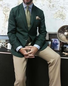 Didn't know this could work. Men Blazer Outfit, Casual Wedding Suit, Customized Bracelets, Blazer Verde, Summer Suits Men, Rare Crystals, Dapper Outfit, Suit Combinations