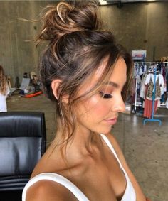 buns Weekend Hair, Messy Updo, Messy Bun Hairstyles, Messy Hairstyles, Messy Bun, Hair Updos