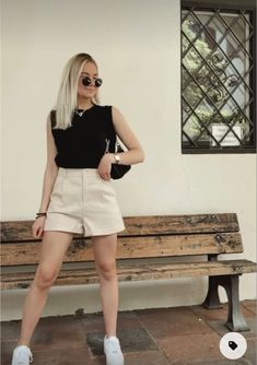 Minimal Casual Outfit Summer, Clothing Inspiration Aesthetic Summer, Shorts Classy Outfit, Dress Shorts Outfit Classy, Casual Style Outfits Summer, Classy Shorts Outfits, Cute Casual Summer Outfits, Festival Outfit Summer, Elegant Blue Dress