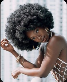 Afro Hair Art, Twa Hairstyles, Afro Latina, Beauty Photoshoot, Dark Skin Beauty, Punk Hair, Afro Puff, Dark Skin Women