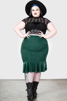 Drusilla Midi Skirt [GREEN] [PLUS] | Killstar Plus Size Green Skirt, Midi Skirt Green, Rok Midi, Killstar Dress, Plus Size Goth, Plus Size Summer Fashion, Feminine Skirt, Comfy Casual Outfits, Midi Skirt Outfit