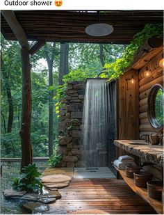 Mountain Cabins, Garden Shower, Rustic Home Design, Outdoor Bathrooms, Outdoor Decor Backyard, Outdoor Shower, Backyard Oasis, Dream House Decor