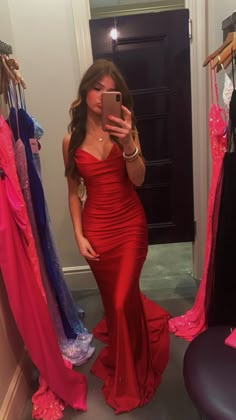 Tight Elegant Prom Dresses, Red Fitted Prom Dress Long, Cute Long Red Dresses, Red Prom Dresses Long Fitted, Mermaid Style Prom Dresses Classy, Red Corset Prom Dresses Long, Prom Inspo 2024, Red Hair Prom Dress, Res Prom Dress