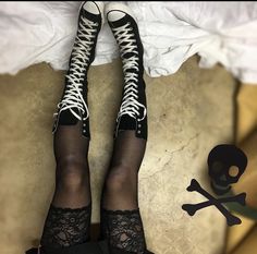 Salem Style, Knee High Converse, High Converse, Punk Shoes, Emo Outfits, Favorite Boots, Alternative Outfits, Dream Shoes, Girls Boots