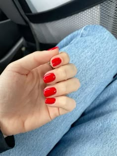 Electric Nail Colors, Red Nails Squoval, Red Classic Nails, Red Nails Gel Short, Classy Christmas Nails Short Red, Squoval Red Nails, Short Round Red Nails, Minimalist Red Nails, Red Nails With Accent Nail