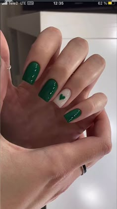 Green Acrylic Nails, Dark Green Nails, Green Nail Designs, Heart Nail, Simple Gel Nails, White Nail, Short Acrylic Nails Designs, Square Acrylic Nails