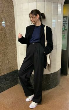 Boyish Formal Outfit, Formal Fits Women Aesthetic, Business Casual Queer, All Black Korean Outfit, Korean Outfits Formal, Formal Korean Outfit, Tomboy Work Outfit, Korean Work Outfit, Gentlewoman Style