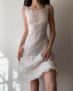 Hippie Elegante, White Dress Lace, Edwardian Dress, Mode Boho, Dress Aesthetic, Lace White Dress, White Outfits, Dream Dress, Dresses Xs