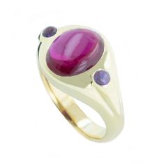 gems and jewels Ruby Cabochon Round Jewelry, Purple Ruby Ring For Formal Occasions, Heirloom Red Ruby Cabochon Ring, Heirloom Red Cabochon Ruby Ring, Classic Purple Ruby Ring, Cabochon Ruby Ring For Anniversary, Garnet Gemstone Signet Ring, Formal Ruby Three-stone Rings, Formal Purple Ruby Ring