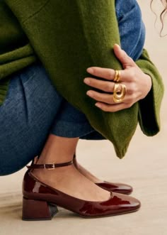 Sezane Mary Janes, Women’s Office Shoes, Burgundy Mary Janes Outfit, Shoes To Wear With Dresses, Colourful Heels, Sezane Fall, Lifestyle Dresses, Timeless Shoes, Winter Heels