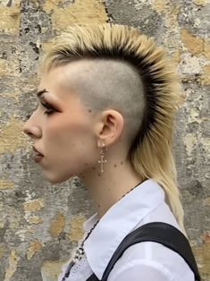 Punk Undercut, Blonde Punk Hair, Double Mohawk Punk, Hair Spikes Punk, Punk Shaved Head, Punk Haircut, Minimal Hair, Shaggy Short Hair, Haircut Inspiration