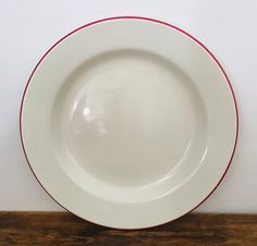 Wonderful enamel plate Cream with red trim In great condition Ideal for indoor/outdoor use  26 cm Dishwasher and oven safe Any postage over payment will be refunded Enamel Plate, Milk Cow, Milk Jug, Serving Plates, Kitchen Dining, Indoor Outdoor, Vintage Items, Conditioner, Cream