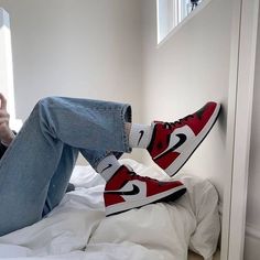 Jordan 1 Mid Chicago Black Toe, Jordans Aesthetic, Jordan 1 Mid Chicago, Sneaker Outfits, Jordan Outfit, Red Jordans, Jordan Sneaker, Jordan Shoes Girls, All Nike Shoes