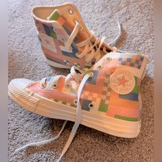 Bleached Converse, Artsy Shoes, Cool Converse, Cute Converse Shoes, Cute Converse, Custom Painted Shoes, Leather Converse, Painted Sneakers, Preppy Shoes