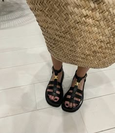 Black Gladiator Sandals, Hype Shoes, Shoe Inspo, Pretty Shoes, Shoe Obsession, Cute Shoes, Summer Shoes, Nice Shoes