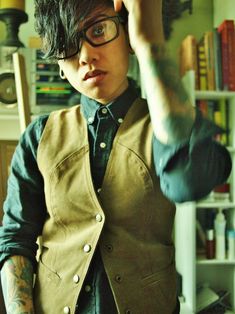 butch clothing - Google Search Tomboy Things, Dapper Women, Soft Butch, Pretty Tomboy, Charcoal Ideas, Butch Fashion, Tomboy Aesthetic, Androgynous Women, Masc Fashion