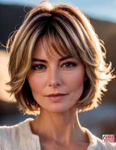 Short Layered Bob Hairstyles For Fine Hair, Layered Bob With Fringe, Short Curly Hairstyles With Bangs, Kort Bob, Haircuts For Medium Length Hair, Tousled Bob, Shaggy Short Hair, Choppy Bob Hairstyles, Hairstyles For Women Over 50