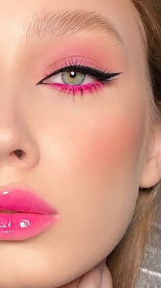 Sassy Makeup Looks, Simple Makeup Looks Colorful, Pink Winged Eyeliner, Bright Pink Makeup Looks, Easy Valentine’s Day Makeup, Eras Tour Makeup Ideas Lover, Pink Waterline Makeup, Simple Valentine’s Day Makeup, Hot Pink Dress Makeup Ideas