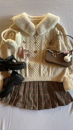 Cute Brown Aesthetic Outfits, Coquette Fits Winter, Couqutte Fall Outfits, Coquette Outfit Moodboard, Cotteque Outfits, Coquette Brandy Melville, Princess Pilates, Fall Coquette, Coquette Outfits