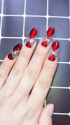 Best Nail Designs, Treats Christmas, Red Nail Art Designs, Unghie Nail Art, Red Nail Art, Red Manicure, Valentine Nail Art