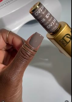 Dark Brown Pedicure, Brown Nails Dip Powder, Winter Nails For Dark Skin, Boycott Boring Nails, Dnd Fall Nail Colors 2024, Gel Nails For Dark Skin Tone, Fall/winter Nail Colors