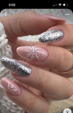 Short Fake Nails, Nails For Women, Snowflake Nails, Stick On Nails, Christmas Nail Designs, False Nails, Holiday Nails