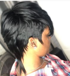 Mullet Hairstyle Women Quick Weave, Quick Weave Mohawk Hairstyles, Mohawk Quick Weave Hairstyles, Pixie Hawk, Rihanna Pixie, Pixie Curls, Mohawk Hair