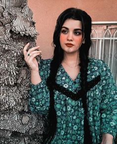 Beautiful Profile Pictures, Afghan Girl, Cute Muslim Couples, Muslim Fashion Outfits, Arab Women, Girly Pictures, Cute Simple Outfits, Iraq