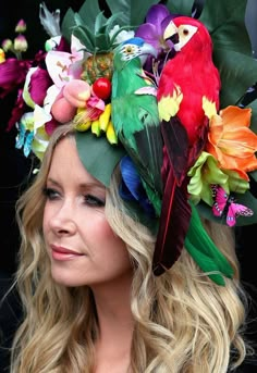 Jungle Costume, Diy Karneval, Snail Costume, Jungle Outfit, Royal Ascot Hats, Fiesta Tropical, Carmen Miranda, Easter Hats, Mardi Gras Costumes