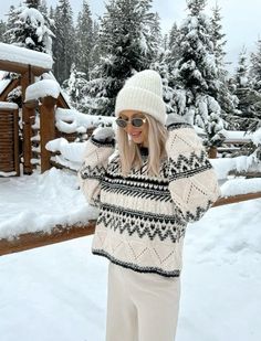 Classy Mountain Outfits, Snow Day Activities, Norway Fashion, Cozy Home Decor Ideas, Europe Fits, Ski Trip Outfit, Tips For Winter, Apres Ski Outfits