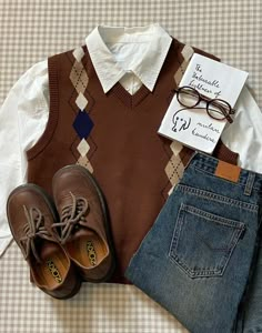 Brown Sweater Vest, Dark Academia Outfits, School Homework, Academia Outfits, Boots Jeans, Brown Sweater