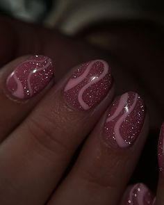 Pink Disco Ball Nails, Cutesy Nail Designs, Pink Dip Powder Nails Design, Gel Nails Ideas Pink, Short Glitter Acrylic Nails, Manicure Ideas Pink, Gel Manicure Ideas For Short Nails, Natural Short Nail Designs, Nail Ideas Sparkle