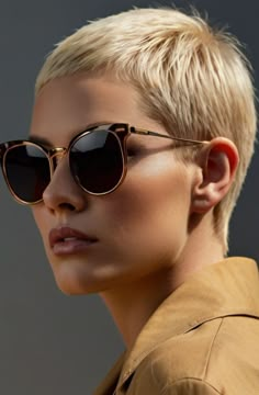 Super Short Pixie Haircuts, Short Women Hairstyles, Super Short Haircuts, Haircuts Ideas, Short Hair Pixie, Short Hair Pixie Cuts, Super Short Hair, Short Women, Hair Pixie