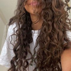 Hairstyles For All Hair Types, Kiara Carrera, Aesthetic Hairstyles, Soft Curls, Styling Products, Long Curly Hair, Curly Girl, Long Curly