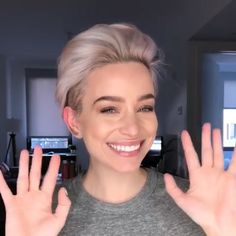 Looking for a pixie haircut similar to this and do not know how to describe it to your hair stylist? Then, show this video! 😉 Long Pixie Haircut, Sarah Louwho, Longer Pixie, Hairstyle Video, Short Hair Model, Longer Pixie Haircut, Short Hair Undercut, Pixie Hair, Long Pixie