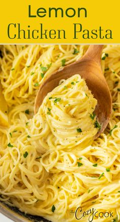 lemon pasta with a wooden spoon Lemon Pasta Recipes, Lemon Chicken Pasta, Easy Pasta Dinner, Easy Summer Dinners, Summer Recipes Dinner, Lemon Pasta