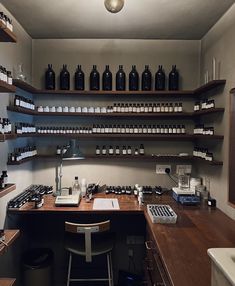 Perfumery Lab Aesthetic, Label Ideas For Jars, Perfumery Aesthetic, Perfumery Lab, Perfume Store Interior Design, Perfume Laboratory, Perfume Workshop, Fragrance Retail, Perfume Room