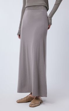 ?100% wool Solid Full-length Skirt For Fall, Solid Full Length Skirt For Fall, Full Length Skirt For Fall, Chic Long Wool Skirt, Fitted Wool Maxi Skirt For Fall, Relaxed Maxi Skirt For Formal Fall Occasions, Relaxed Maxi Skirt For Formal Fall Events, Fall Workwear Full Length Maxi Skirt, Fall Workwear Full-length Maxi Skirt