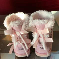 Ugg’s Pink Platform Uggs, Pink Baddie Aesthetic, Uggs Pink, Shoes Uggs, Cute Running Shoes, Bow Uggs, Cute Kawaii Outfits, Cute Uggs, New Uggs