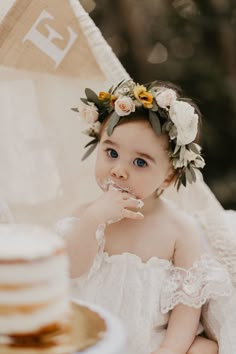 Unique 1st Birthday Photo Shoot Ideas, Boho Smash Cake Photoshoot, Wildflower 1st Birthday Photoshoot, Boho One Year Old Photoshoot, Boho Baby Photoshoot, Boho First Birthday Photoshoot, Outdoor 1st Birthday Pictures, 1st Birthday Photoshoot Outdoor