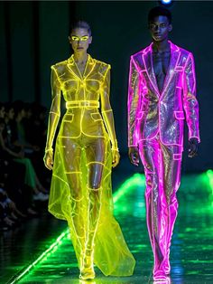 Cyberpunk Style Outfit, Thrift Store Clothes, Rave Costumes, Space Fashion, Neon Outfits, Art Costume, Led Fashion, Future Clothes, Fashion Forecasting