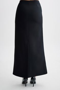 Maximum suiting.The MICAH Suiting Maxi Skirt epitomises timeless sophistication with a modern twist. Designed with a high waist and straight shape, it exudes effortless elegance. Its maxi length ensures a graceful silhouette for any occasion. Enhanced with contrast mock pocket detailing, side zipper, and centre back vent, this skirt offers both style and functionality. Whether paired with a blouse for a polished office look or the matching Micah Contrast Suiting Strapless Top, for a chic evening Office Look, Effortless Elegance, Side Zipper, Latest Fashion Trends, Strapless Top, Maxi Skirt, Latest Fashion, Personal Style, High Waist