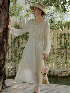 Color: White
Style: Casual
Length: Regular
Type: Basic Dresses
Sleeve Length: Long Sleeve
Sleeve Type: Regular Sleeve
Fit Type: Regular Fit
Composition: 58% polyester 42% polyester acetate
Care Instructions: Wash normally and lay flat to dry
Lined: Yes Summer V-neck Long Sleeve Dress For Daywear, White Long Sleeve Chiffon Midi Dress, White Chiffon Midi Dress With Long Sleeves, Long Sleeve Chiffon Maxi Dress For Daywear, Chiffon Long Sleeve Maxi Dress For Daywear, Elegant Long Sleeve V-neck Dress For Vacation, Chiffon Midi Dress With Long Sleeves For Daywear, Chiffon Long Sleeve Midi Dress For Daywear, Chiffon Long Sleeve Daywear Dress