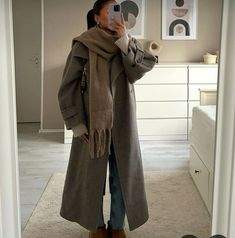 Mantel Outfit, Old Money Winter, University Outfits, Winter Date Night Outfits, Looks Pinterest, Skandinavian Fashion, Cold Outfits, Corporate Outfits