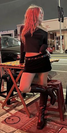 Traje Cowgirl, Fashion 90s, Bandeau Tops, 90's Fashion, Rock Chic, Looks Street Style, Looks Black, Baby Boomer