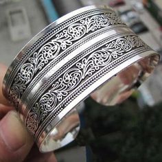 Wide Cuff Bracelets, Wide Bracelet, Bijoux Diy, Silver Cuff Bracelet, Bangles Jewelry, Metal Bracelets, Cuff Bangles, Vintage Bracelets, Silver Bangles