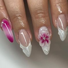 ♡ 3D Rose mit Perlmutt-Glanz ♡ 100% handgemacht ♡ High-End-Salonqualität ♡ 6 Formen verfügbar, wählen Sie aus der Option (* Auf unseren Fotos ist es eine kurze Mandel) ♡ Ein Bogen mit Nagelklebesticker ist inklusive ♡ Jedes Set enthält 10 künstliche Nägel (siehe die beigefügte Größentabelle und geben Sie Ihre Größen in den Anmerkungen für jeden Nagel an: Daumen, Zeigefinger, Mitte, Ring, kleiner Finger) ♡ Bearbeitungszeit 3-5 Tage, da sie alle handgefertigt sind :) ♡ Kostenloser Versand 💖 So bestellen Sie 1. Größe wählen 2. Form wählen Anwendung: 1. Feilen Sie die Seiten des Pressnagels an Ihr Nagelbett an 2. Applizieren Sie jeweils einen Nagel, bedecken Sie Ihren ganzen Nagel mit Kleber, dann richten Sie den Press-On auf Ihr Nagelbett aus und drücken Sie 20 Sekunden lang fest. UV / LED-L 3d Flower Nails, Summery Nails, Girly Acrylic Nails, Blush Nails, Funky Nails, Pretty Acrylic Nails, Floral Nails, Short Acrylic Nails, Best Acrylic Nails